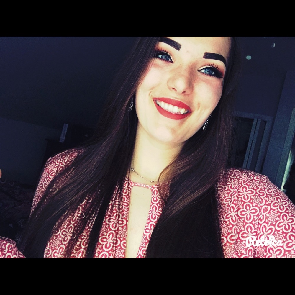 Meet your Posher, Ashley